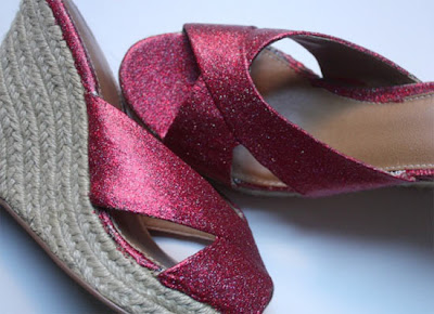 Zapatos con purpurina en Recicla Inventa