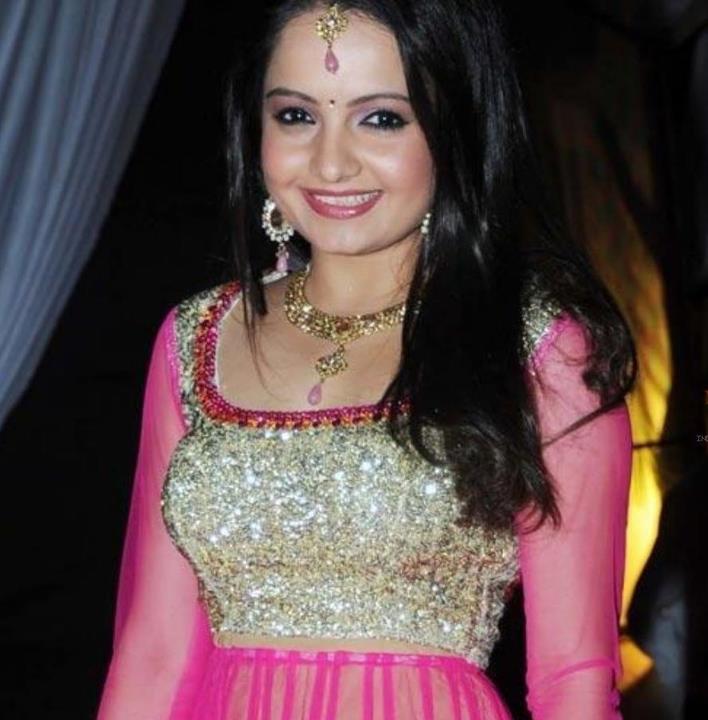Bollytter: Gia Manek aka "Gopi bahu" of Sathiya Hot Photo Gallery