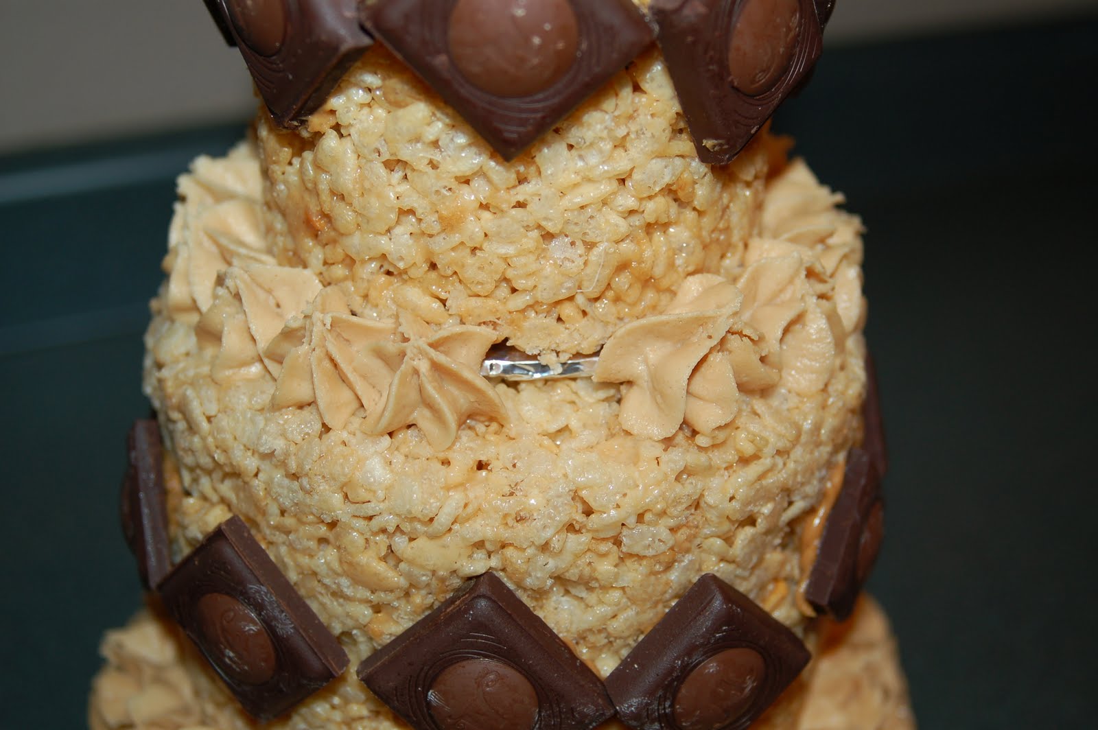How to Make a Peanut Butter Rice Krispies Cake
