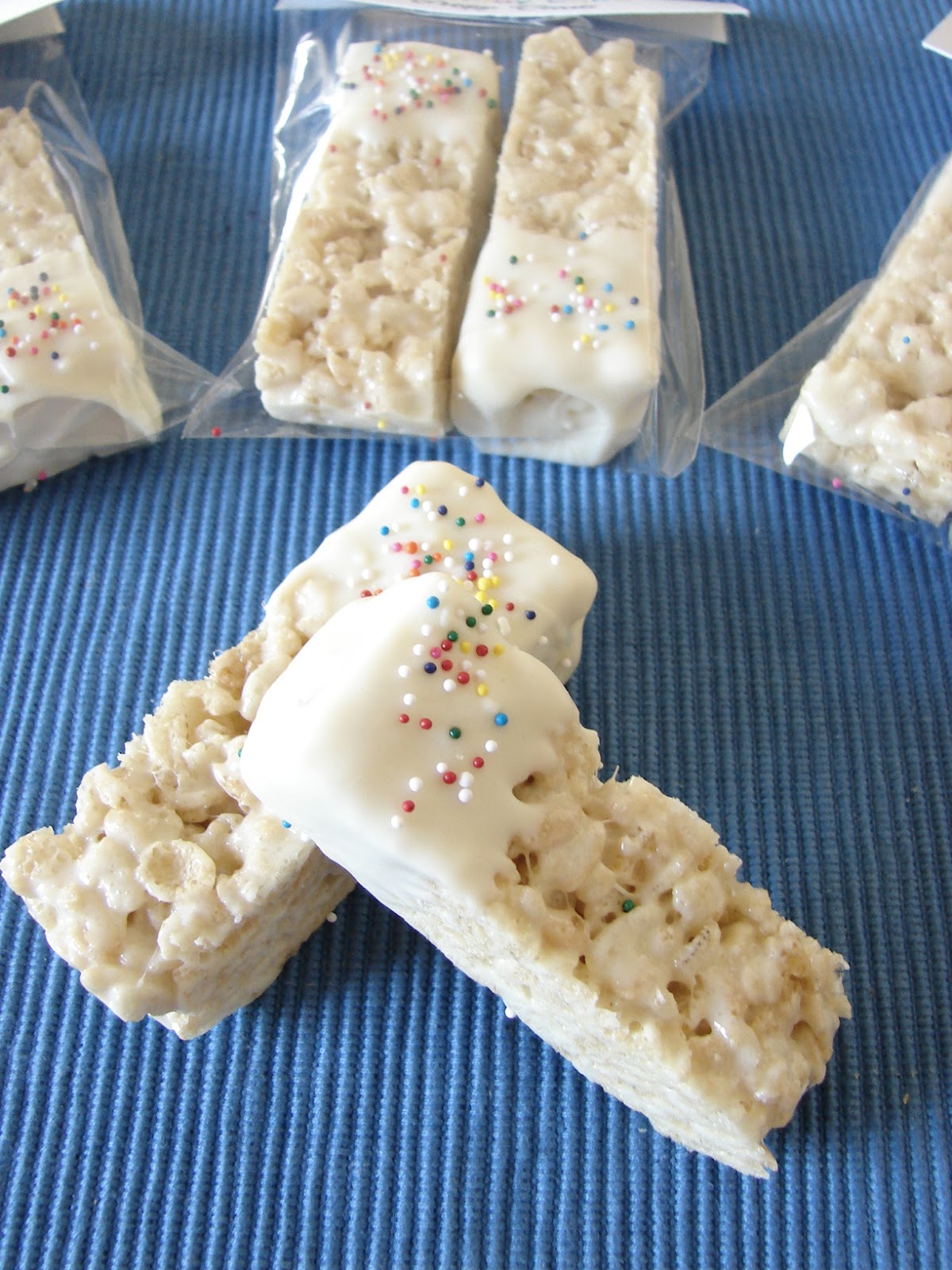 white chocolate marshmallow rice crispy cakes