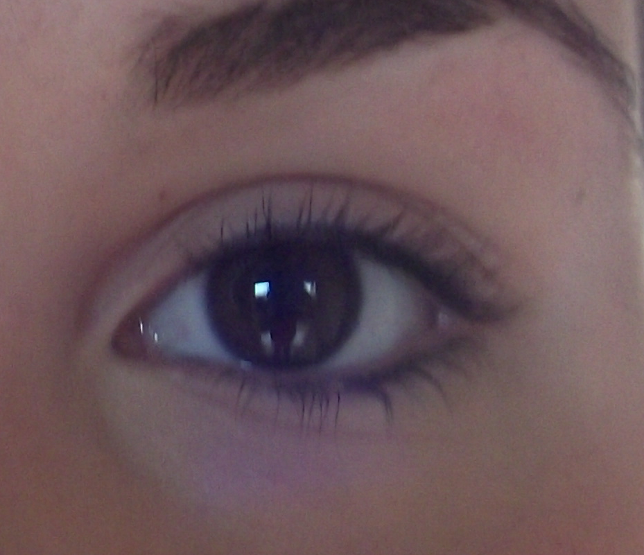 The Belgian Beauty Review Maybelline Colossal Volum' Express Cat Eyes