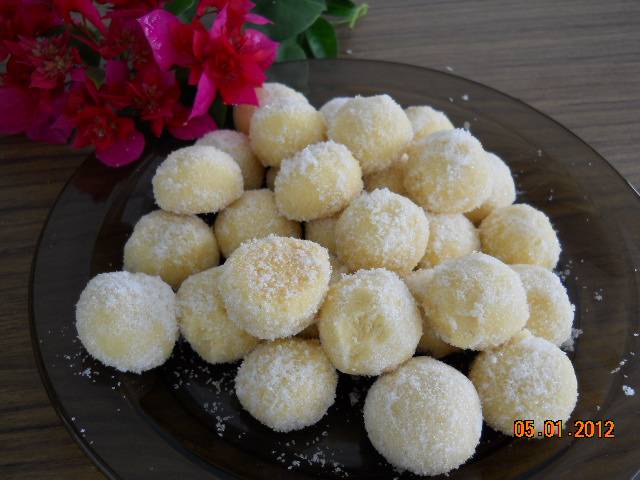 Kuih Momo/Kueh Momo