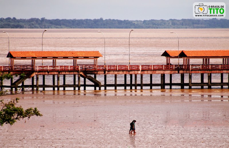 Rio Amazonas e Trapiche Eliezer Levy vistos a partir de baluarte da Fortaleza de São José de Macapá, no Amapá - Por Tito Garcez Rio Amazonas, Trapiche Eliezer Levy e lama que é utilizada para o Futebol na Lama em Macapá, no Amapá