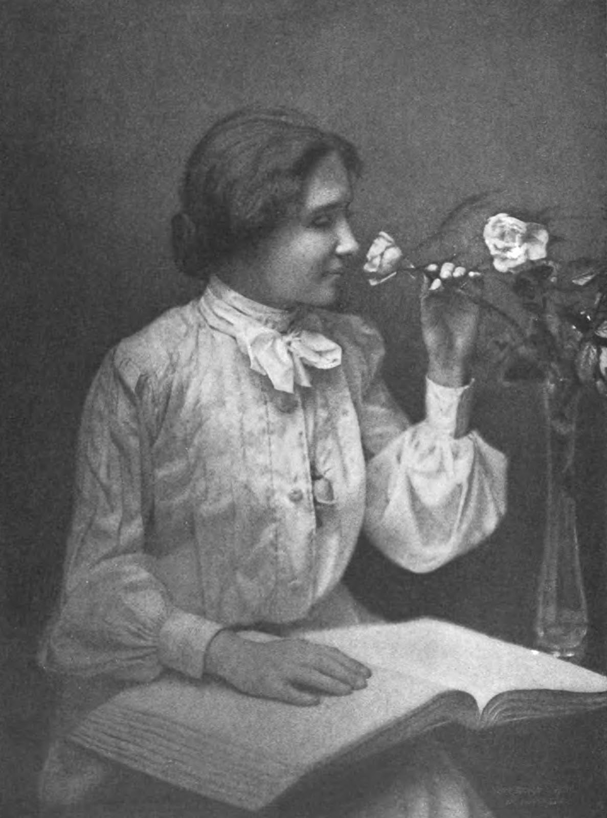 Ringkasan Biografi Helen Keller | biografi helen keller seorang penulis hebat biografi Ringkasan Biografi Helen Keller | biografi helen keller seorang penulis hebat biografi