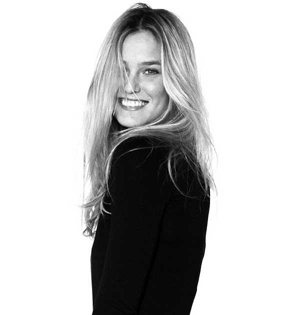 Simplemodel! Bar Refaeli s underwear collection on her personal Twitter