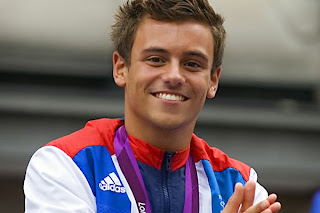 http://3.bp.blogspot.com/-hhNtFfJNniA/Up0GfVQZ_SI/AAAAAAAAQdo/h8mJrJJctx4/s320/Tom+Daley+(Photo+by+Jim+Thurston+courtesy+Wikimedia+Commons.jpg