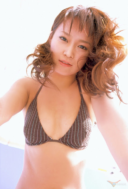 Фото японской девушки Anri Sugihara в бикини 