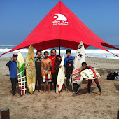 Mirar a Escuela de Surf & Bodyboard Uma Jaqi