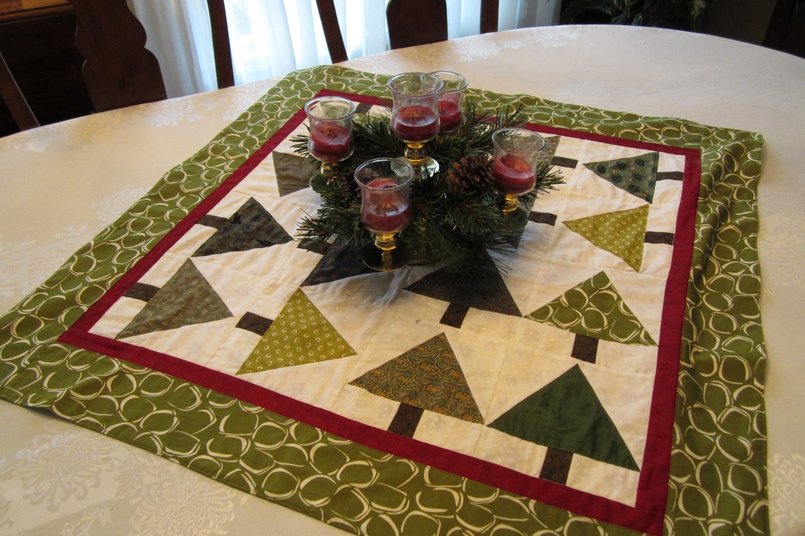 Sharon at Home Dining Room Table Topper