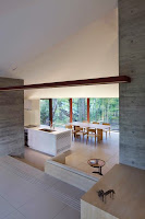 Nagano House Divided Design with 4 Areas and Rooflines Around as a Central Pillar Nagano House Divided Design with 4 Areas and Rooflines Around as a Central Pillar