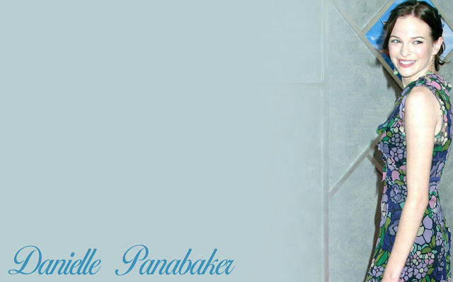 Danielle Panabaker Photo and Wallpaper Danielle Panabaker Photo and Wallpaper
