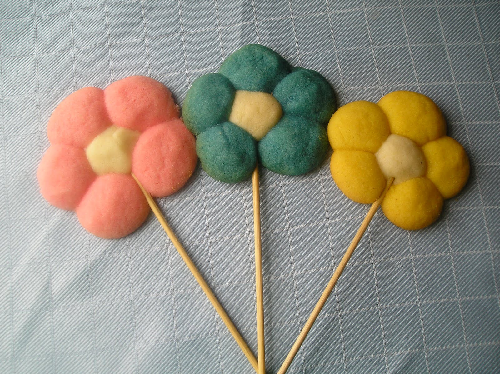 Flower Cookies on a Stick Edesia's Notebook