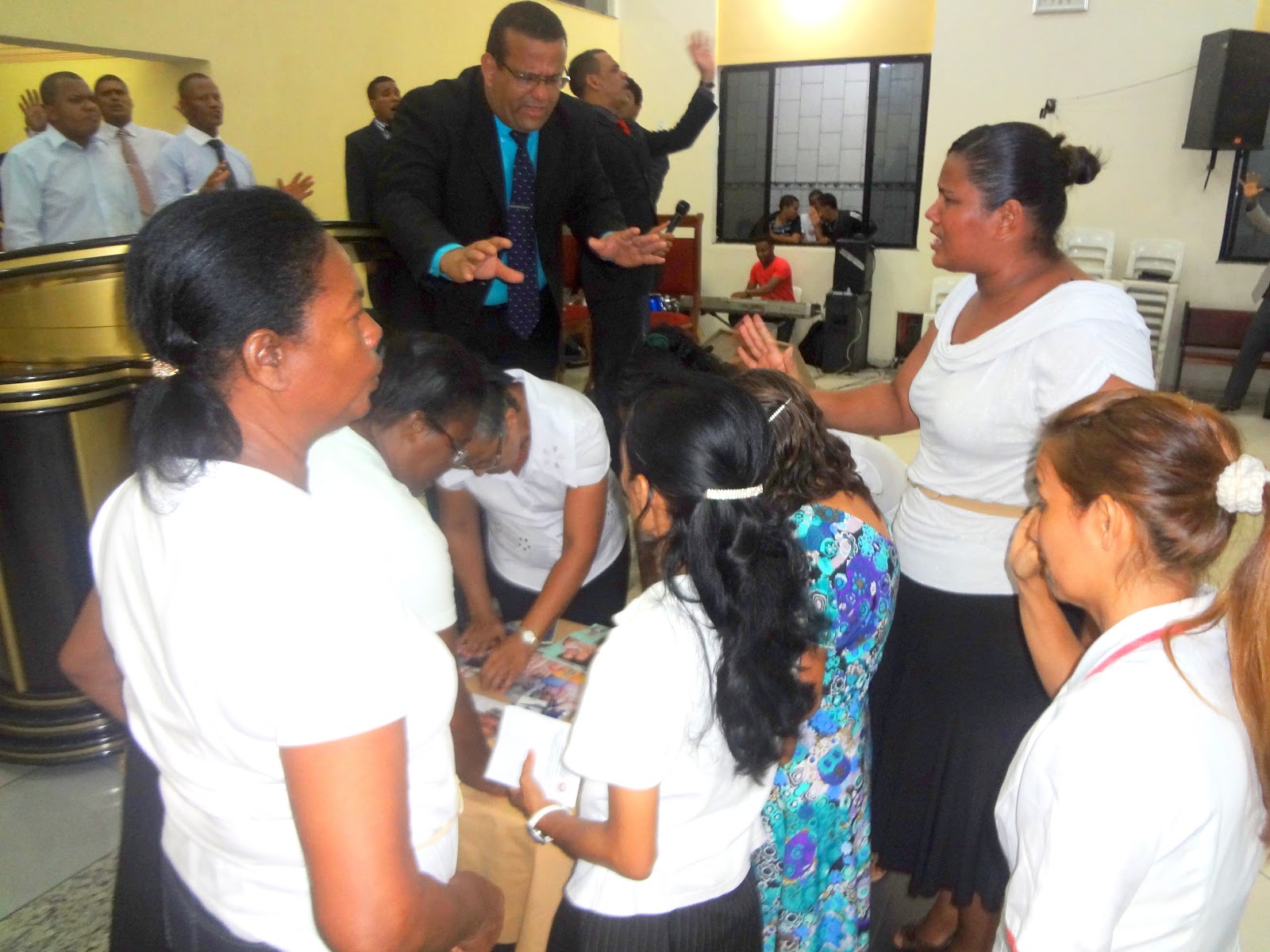 Culto da vitória Assembleia de Deus, Bairro Liberdade, salvador Bahia, 

à partir das 19:00 horas, todas as quintas feiras. com o pastor Edmilson  Culto de 

Maravilhas, Assembleia de Deus, paralela,próximo à madeireira brotas, 

próximo ao shoping iguatemi, à partir das 19:00 horas, todas as quintas 

feiras, com a missionária Maria Aguiar