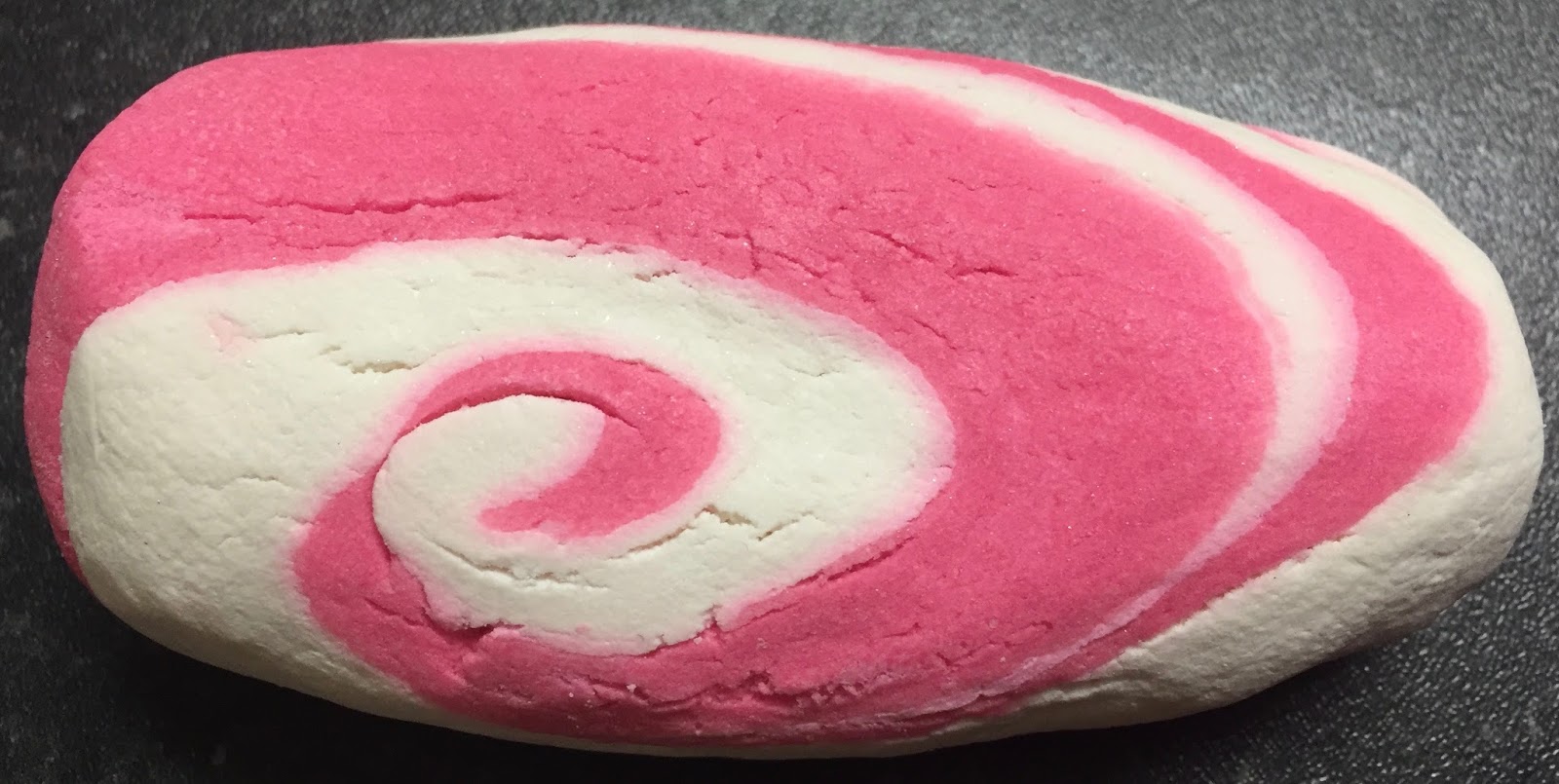All Things Lush UK Candy Cane Bubble Bar