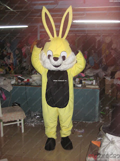 may mascot thỏ vàng
