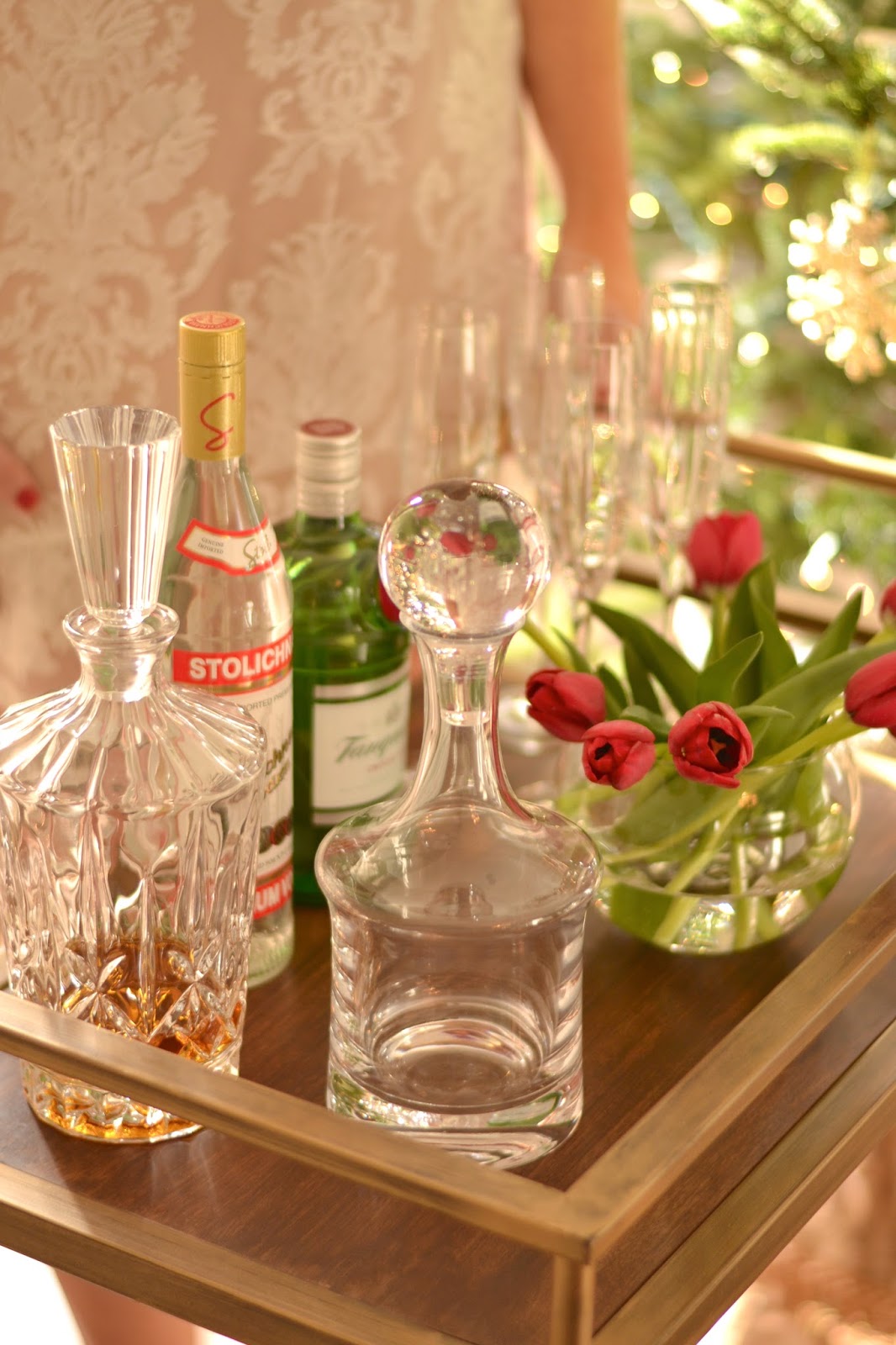 target-threshold-bar-cart-during-christmas