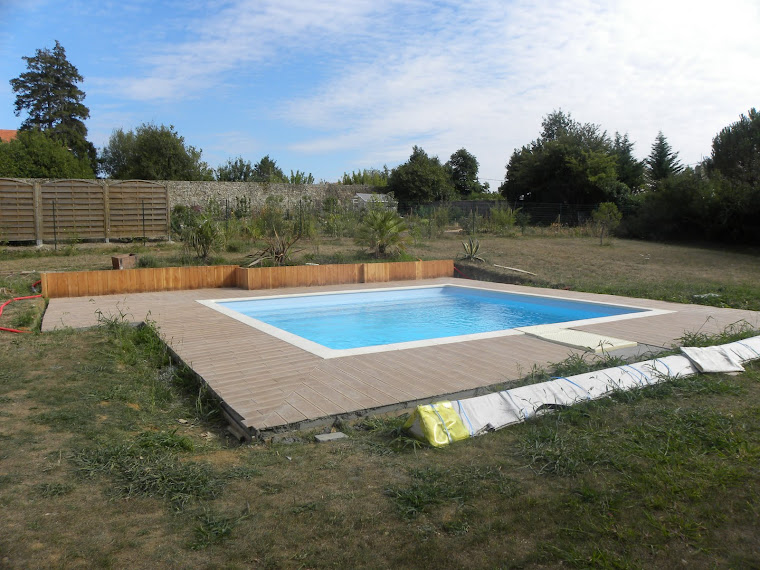 PLAGE DE PISCINE CARRELER