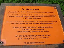 Placa de recuerdo a los 11 mineros muertos