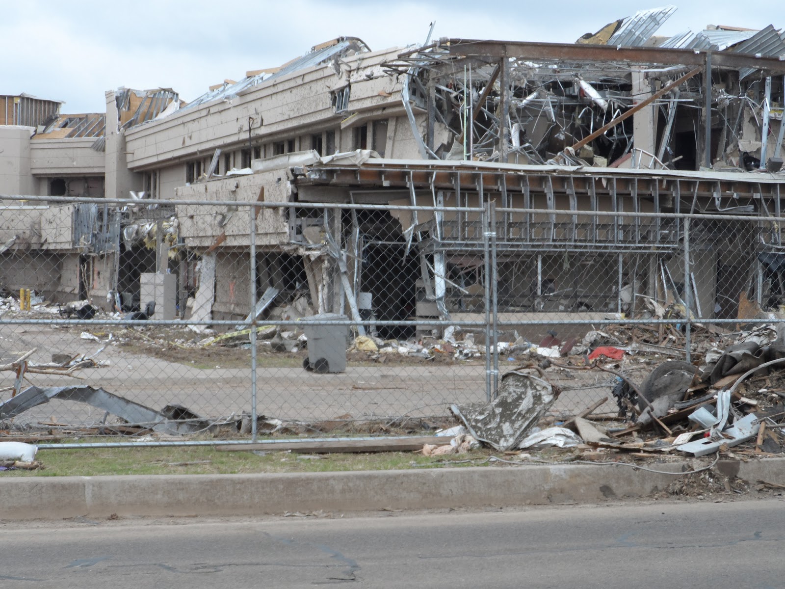 Photos of Damages from an EF5 Tornado…Moore OK | Armor Glass®