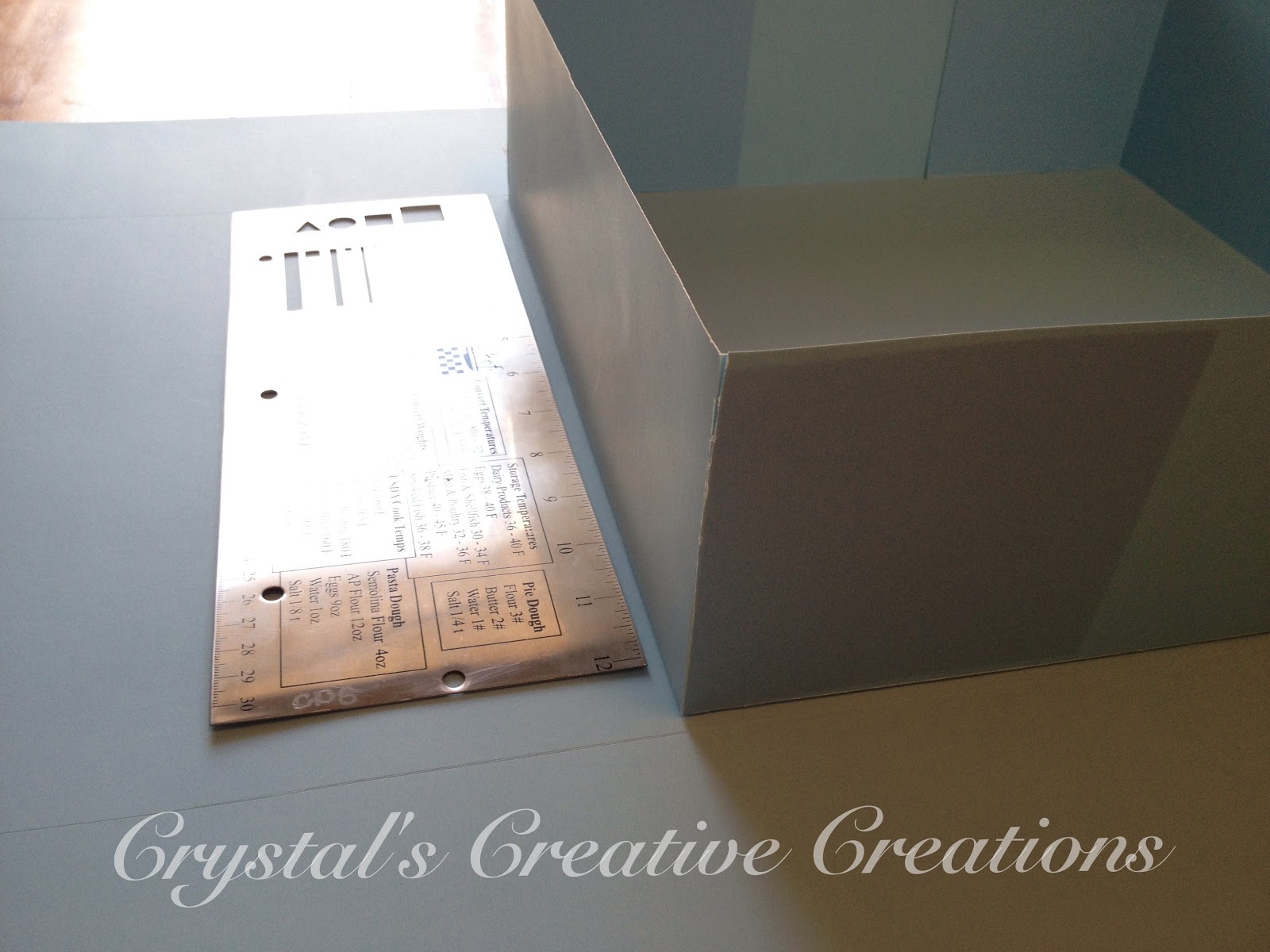 Crystal's Creative Creations How to Make your Own Cake/ Cupcake Box