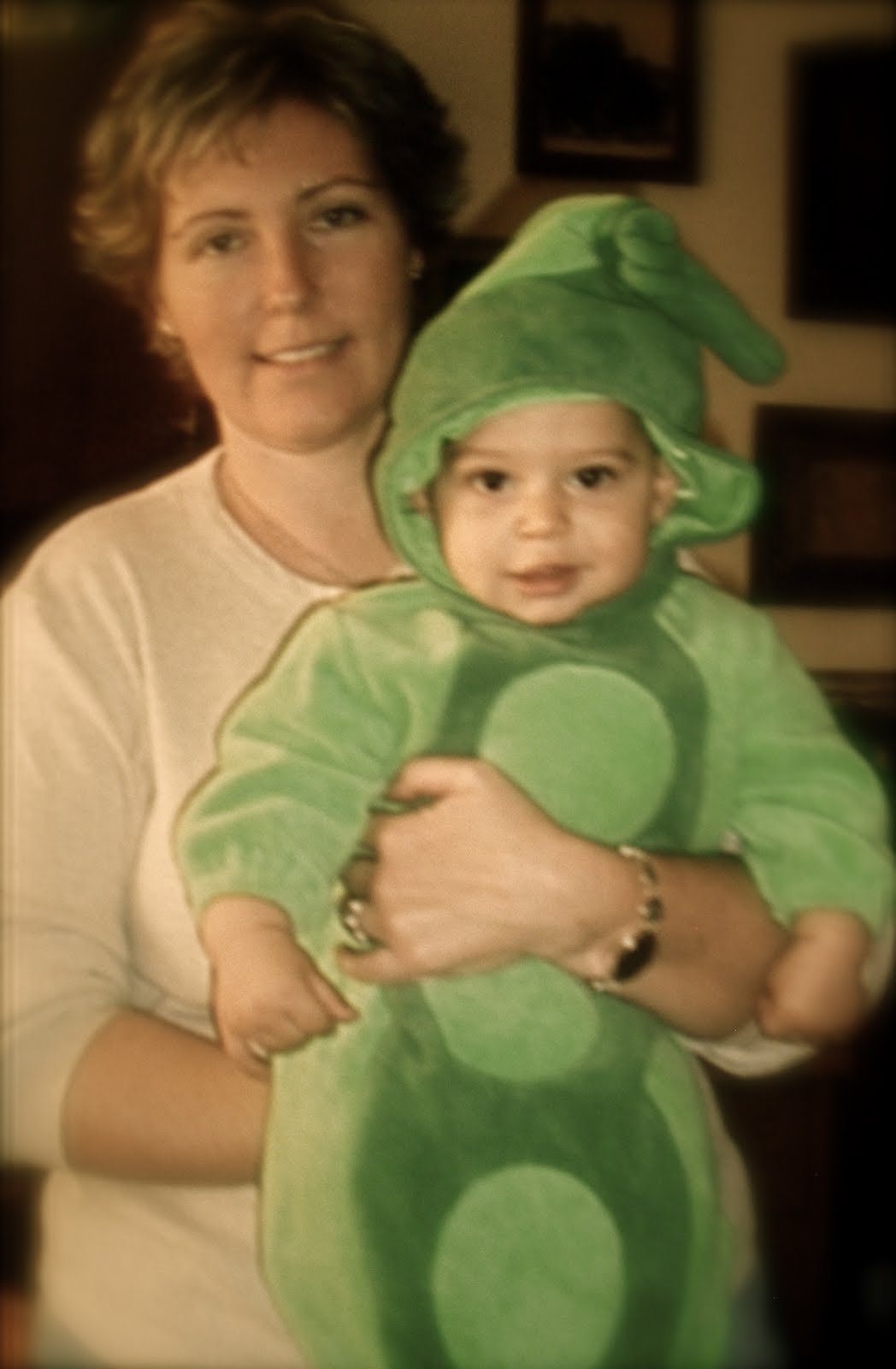 Junkaholics Unanimous September 9, 2011 Halloween Fever and Friendship