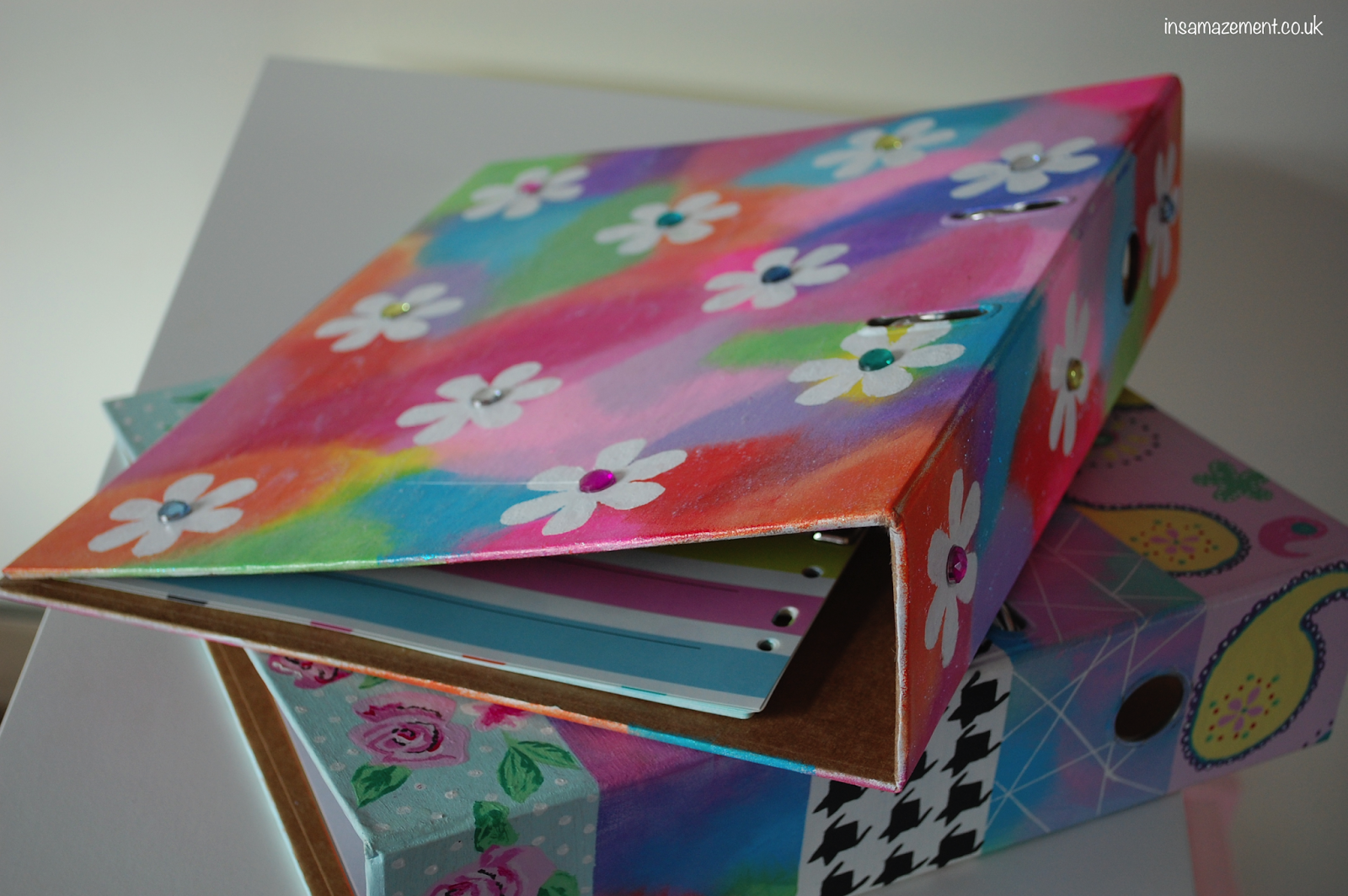 In SAMazement DIY Paint Your Own Folder