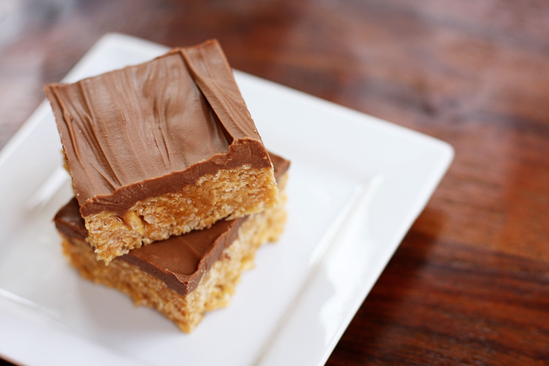 chewy No Bake peanut butter Special K bars with creamy milk chocolate