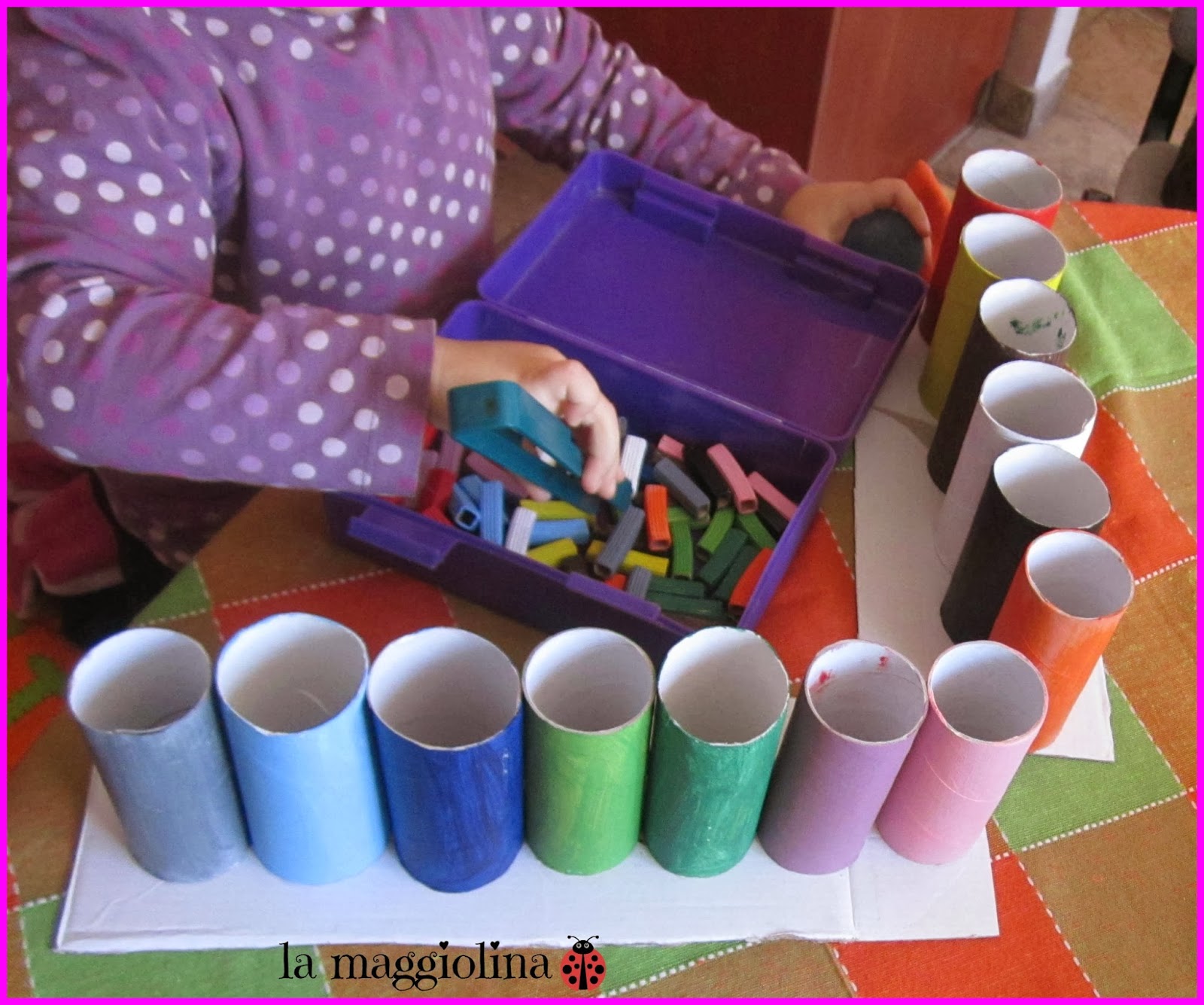 la maggiolina: Giocare con i colori: riciclare rotoli di carta igienica!