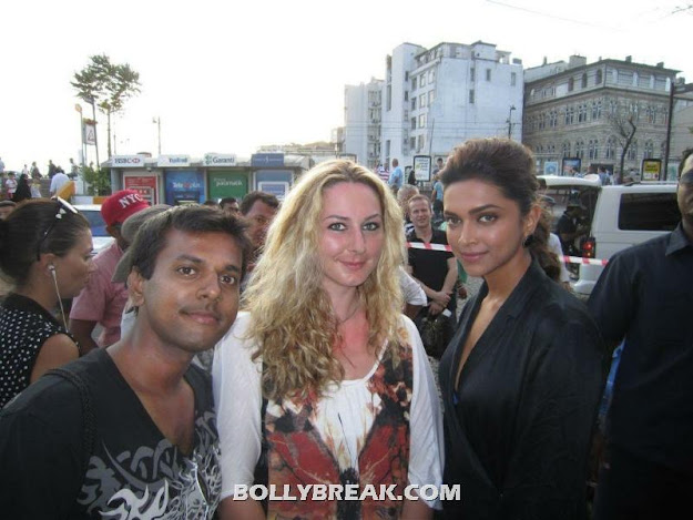  Saif Ali Khan,John Abraham & Deepika Padukone Race 2- fan pics