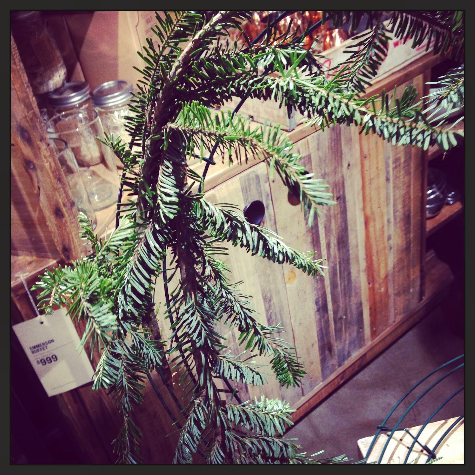 A Thrifter in Disguise Roundup West Elm DIY Holiday Wreath