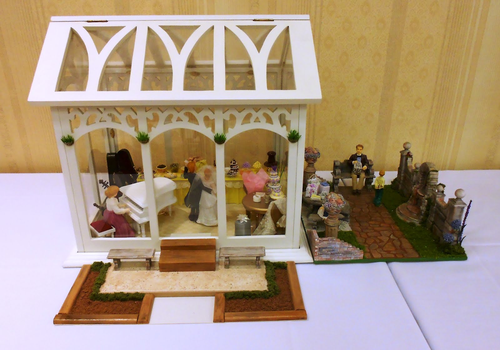 Natalia's Fine Needlework Big Sky Dollhouse Miniatures Show, Great