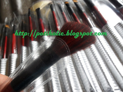 fraulein38-brushes-biselada