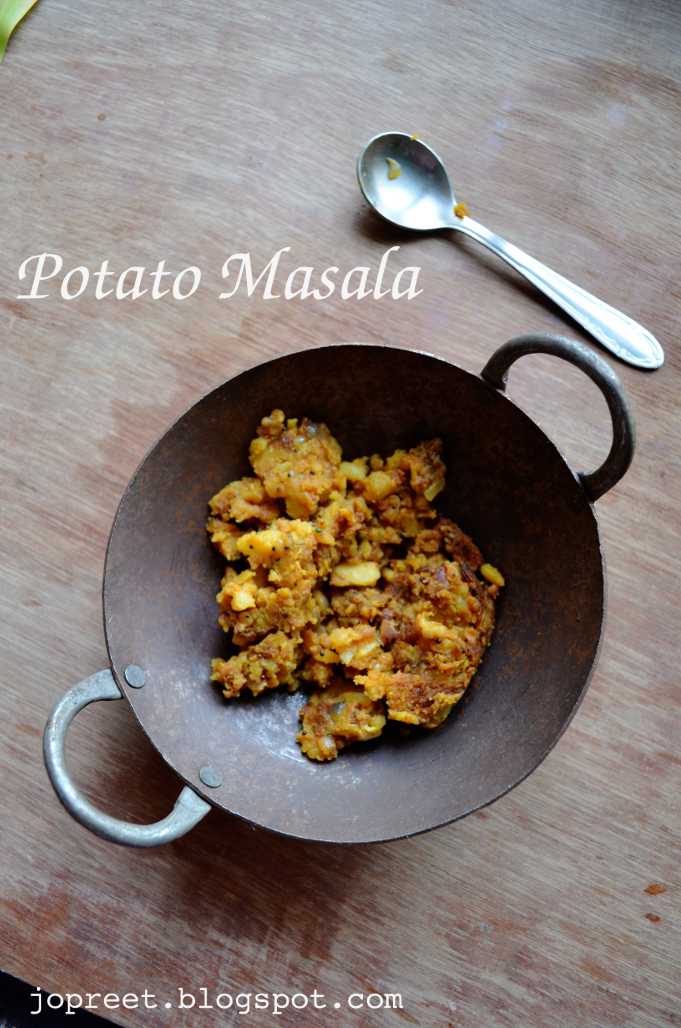 Bharwa Karela / Potato Stuffed Bitter Gourd Jopreetskitchen