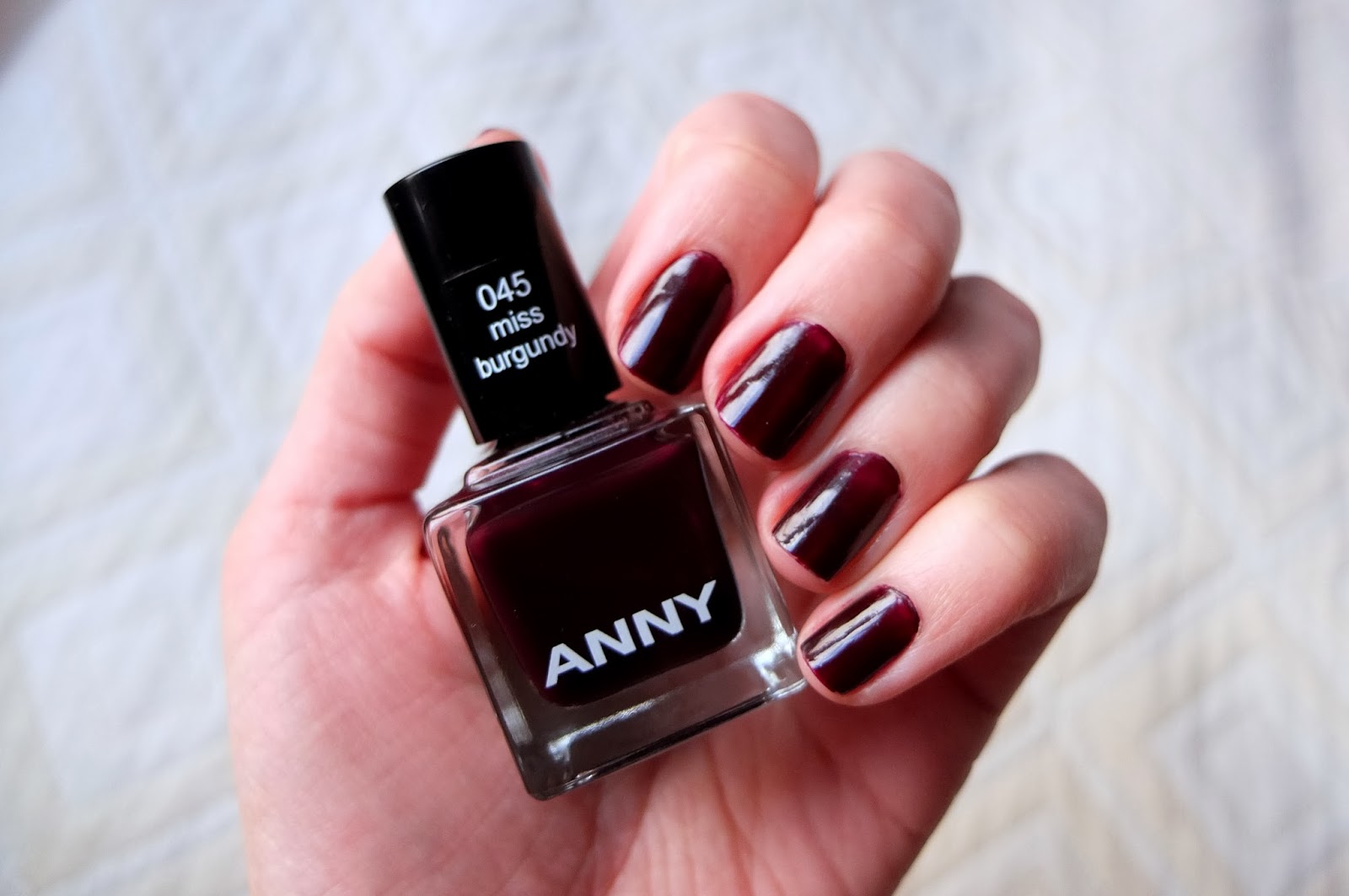 It's so pink Beauty test ANNY nail polish miss burgundy