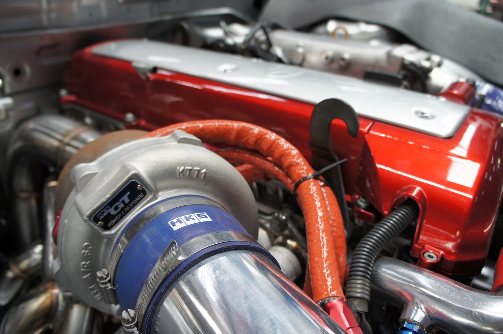 Hks 3037