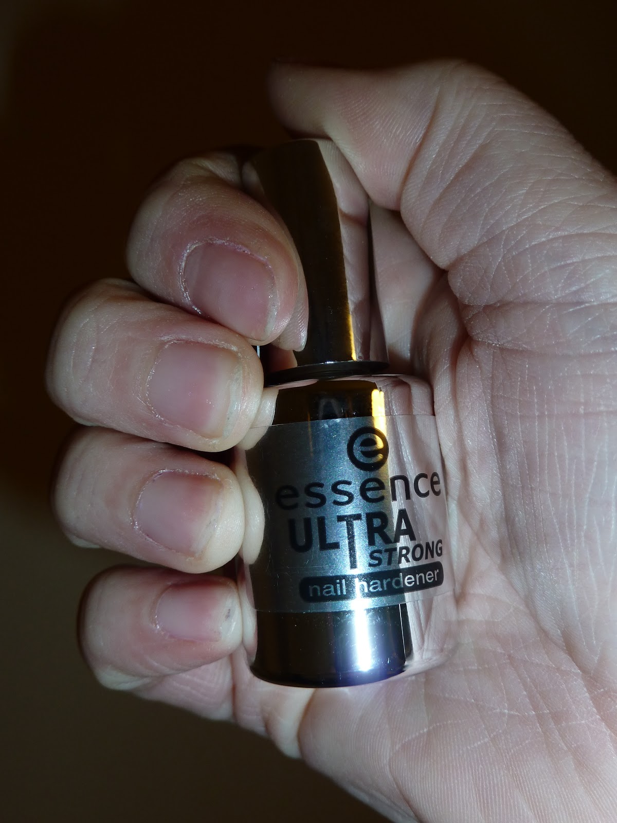 Bianca Online! Essence Ultra Strong Nail Hardener
