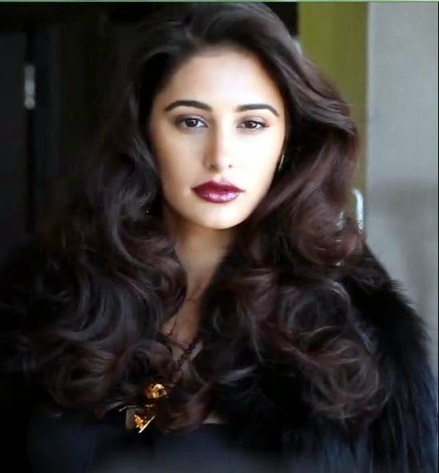 ALL STAR HD WALLPAPERS DOWNLOAD: Nargis Fakhri HD Wallpapers