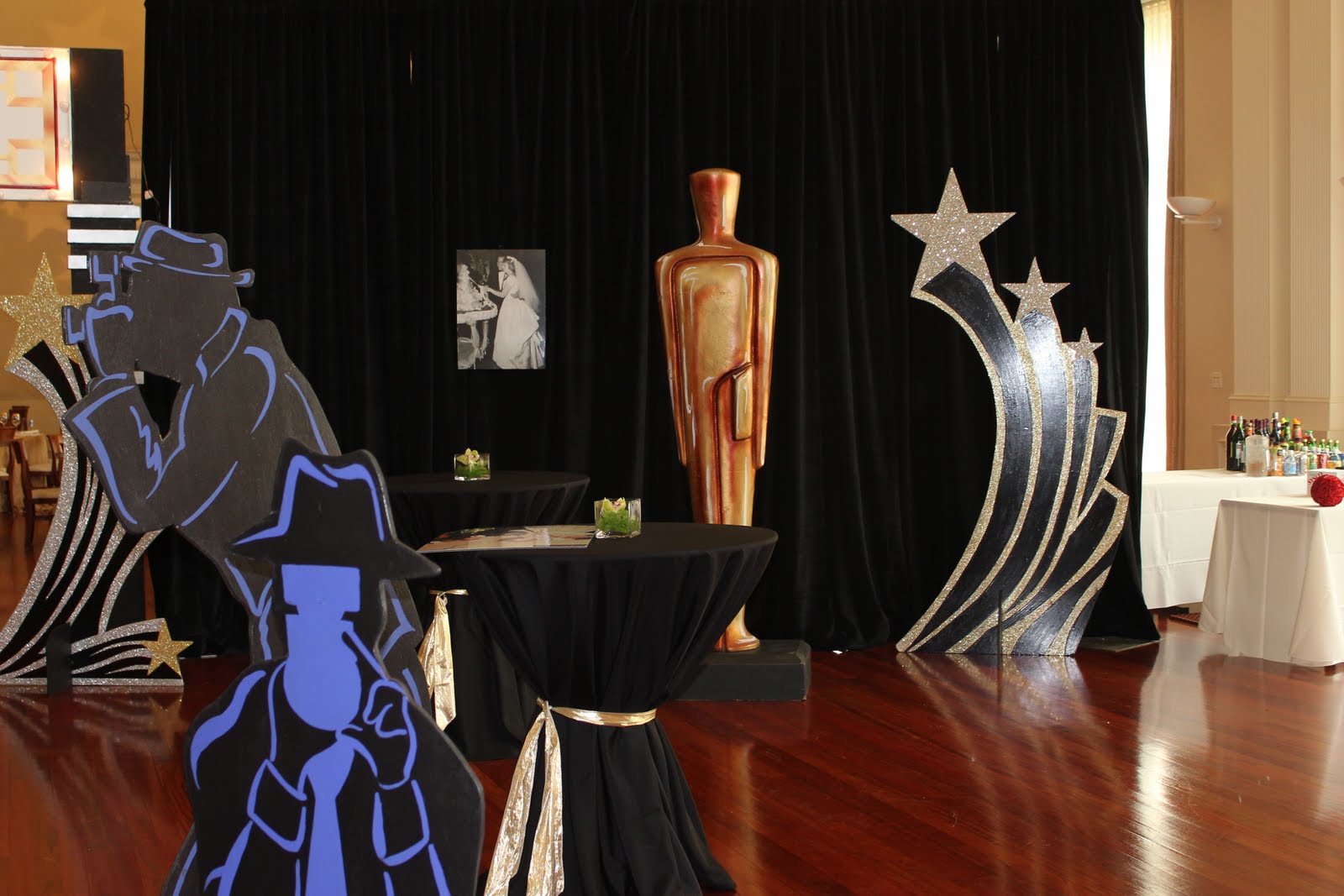 Bluming Creativity: Hollywood Themed Party