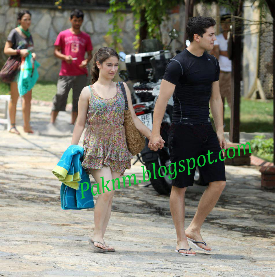 Hazal-Kaya-Feet-935279+copy.jpg