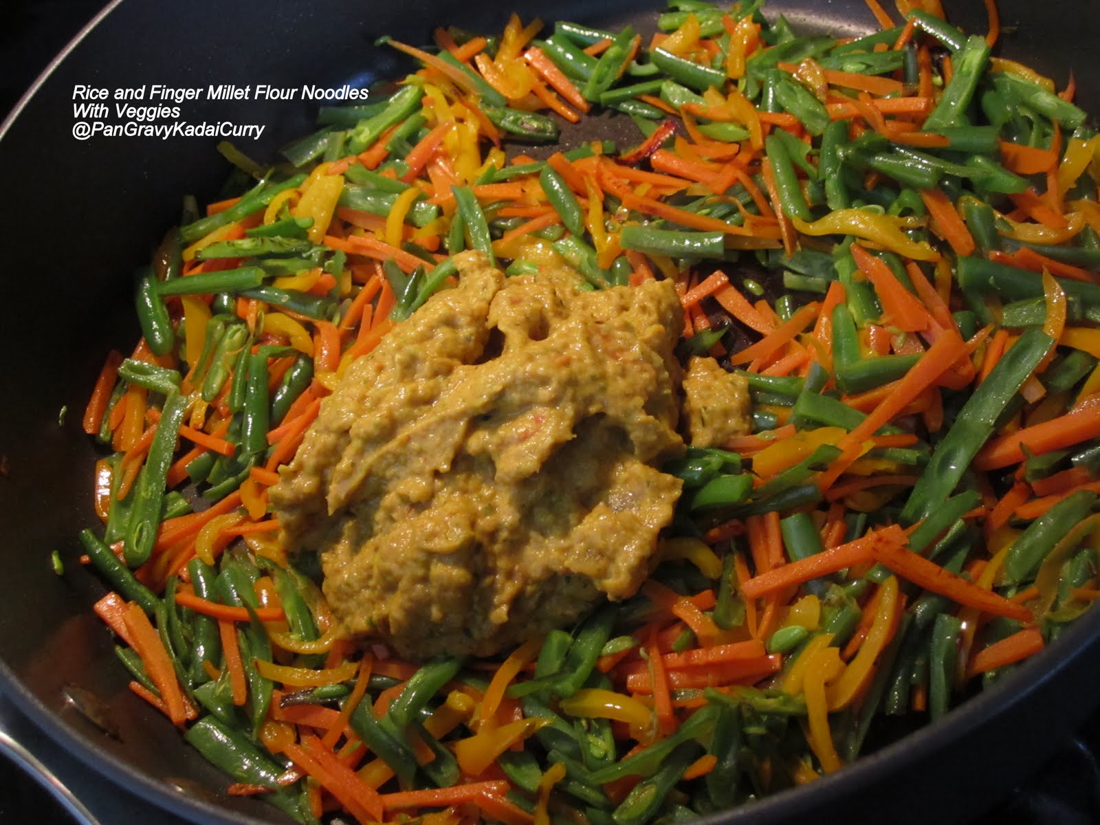 Pan Gravy Kadai Curry "Rice and Finger Millet Flour" Noodles with