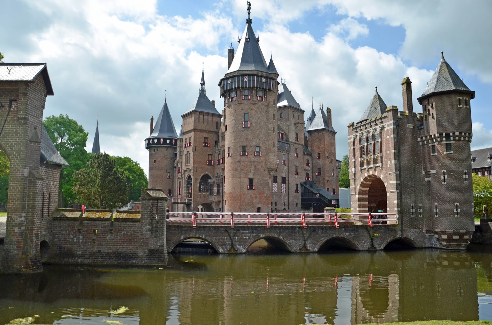 We Took the Road Less Traveled: Utrecht, Netherlands: Castle De Haar