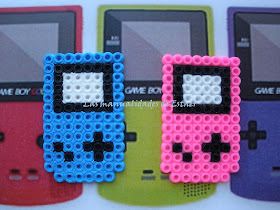 Broches en Hama Beads Game Boy Color