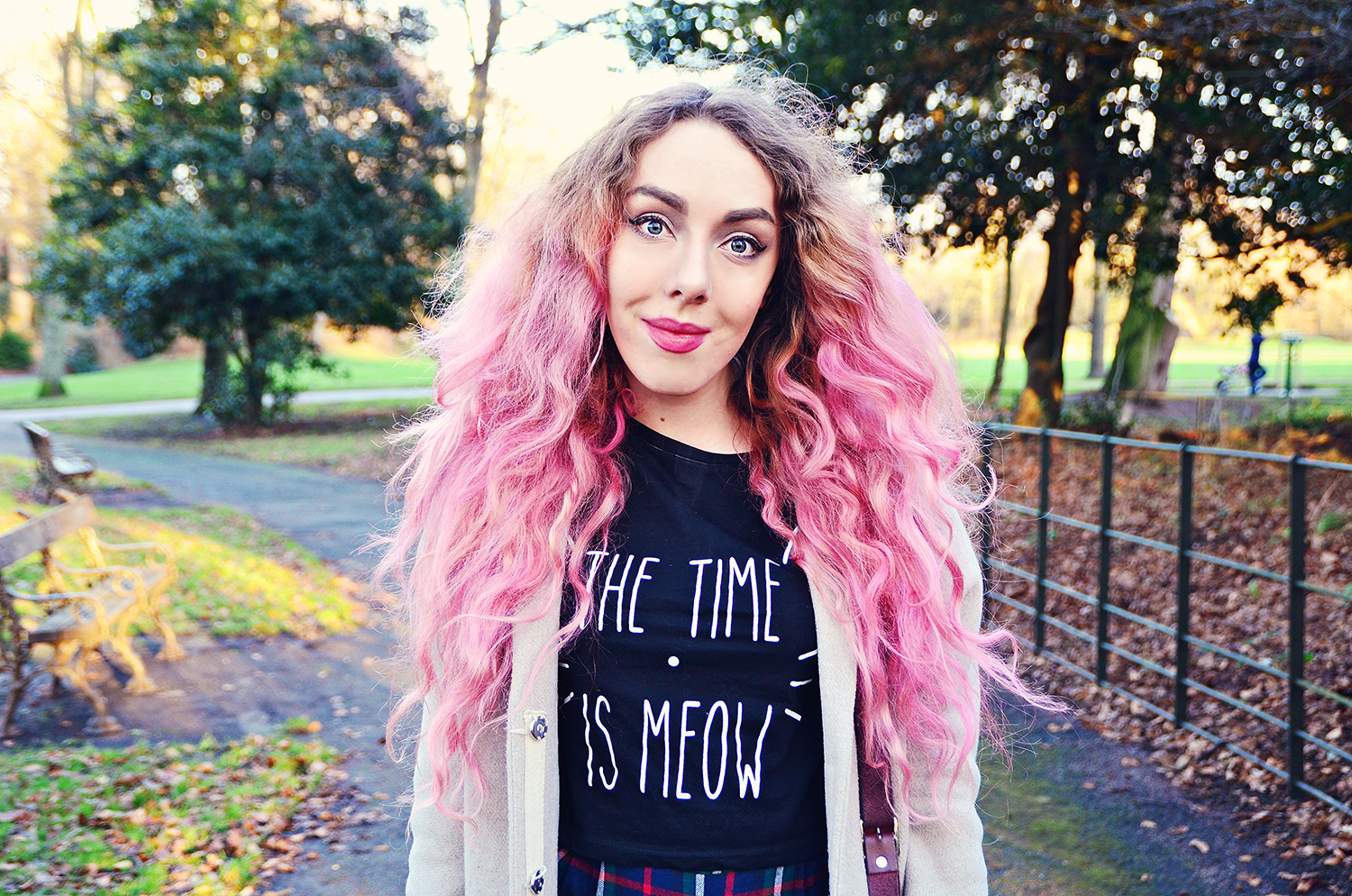 Stephi LaReine// Liverpool, UK Fashion & Lifestyle Blogger with pink hair