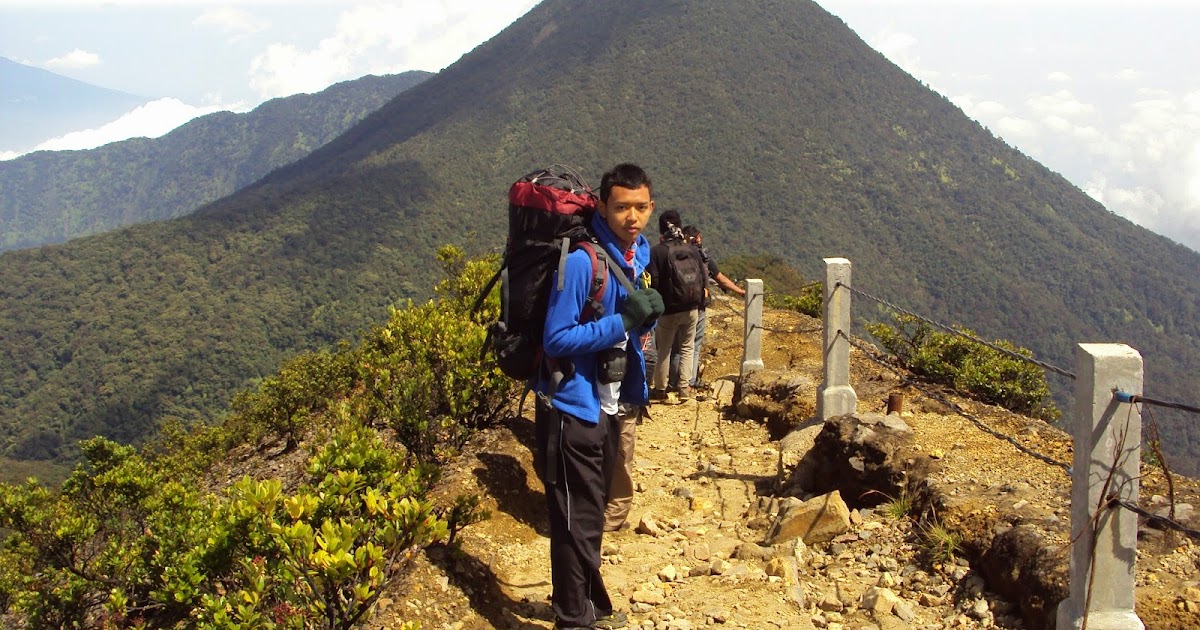 BERANDA MAYA NAF: Mendaki Gunung Gede Pangrango