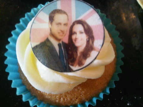 images of royal wedding cupcakes. ROYAL WEDDING CUPCAKES