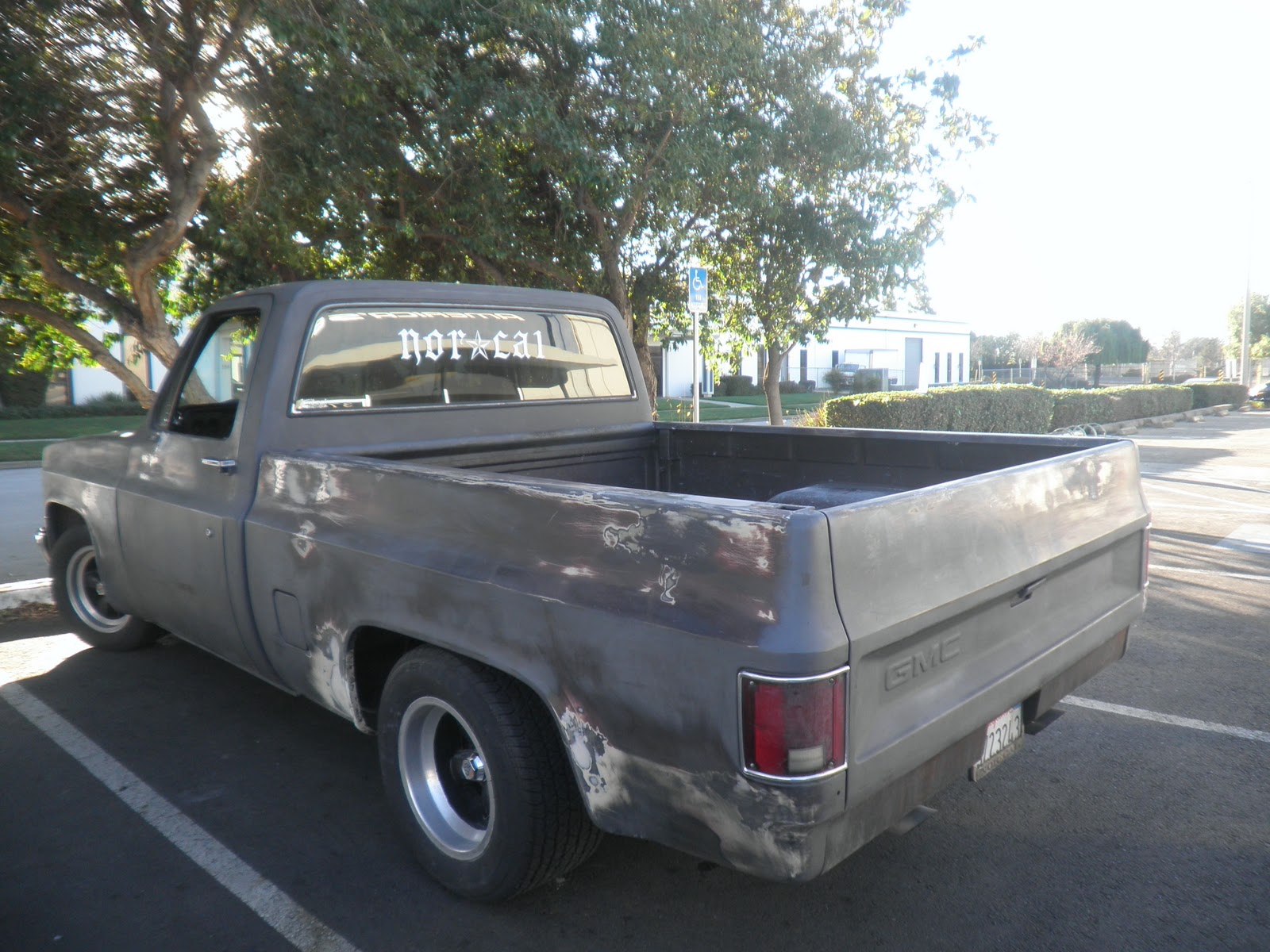 World Car Review 1982 GMC C1500 Pick up with Auto bodywork