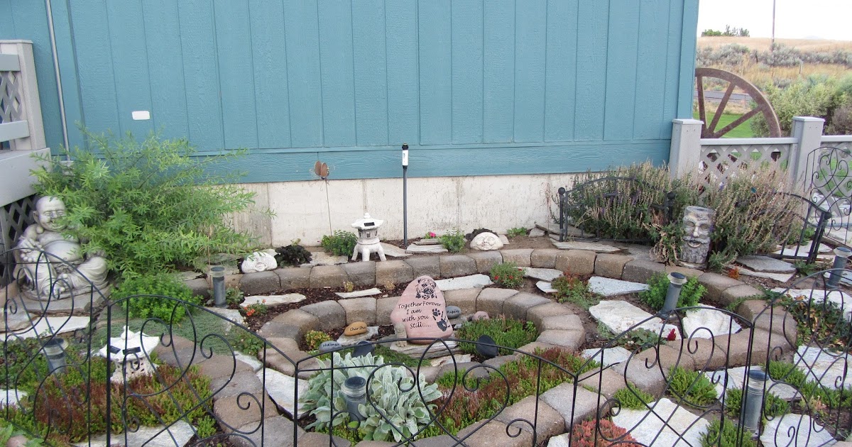 Idaho PugRanch: Pet Memorial Garden