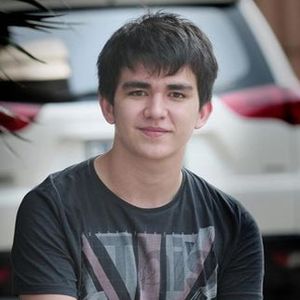 Biodata dan Foto Christ Laurent - Biografi & Foto Aktris Indonesia