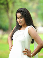 Poorna latest Glam Pics from Nuvvala Nenila Movie-cover-photo