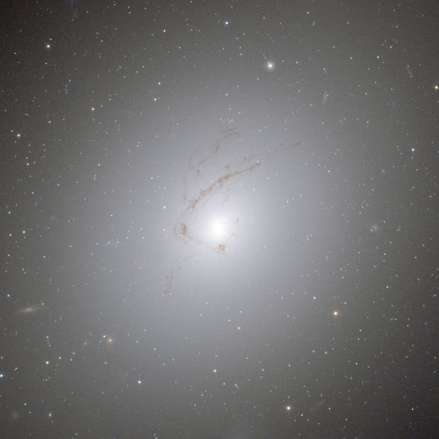 Atypical Elliptical Galaxy NGC 4696 as seen by Hubble